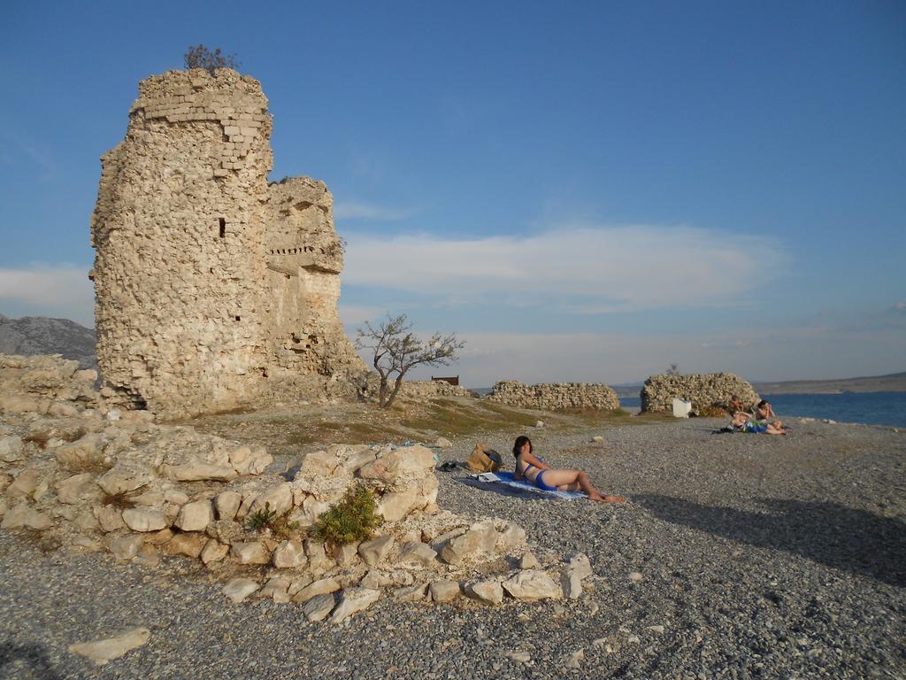 Apartments Lana Starigrad Paklenica Bagian luar foto