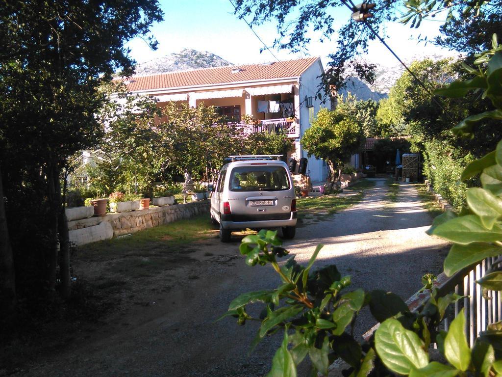 Apartments Lana Starigrad Paklenica Bagian luar foto